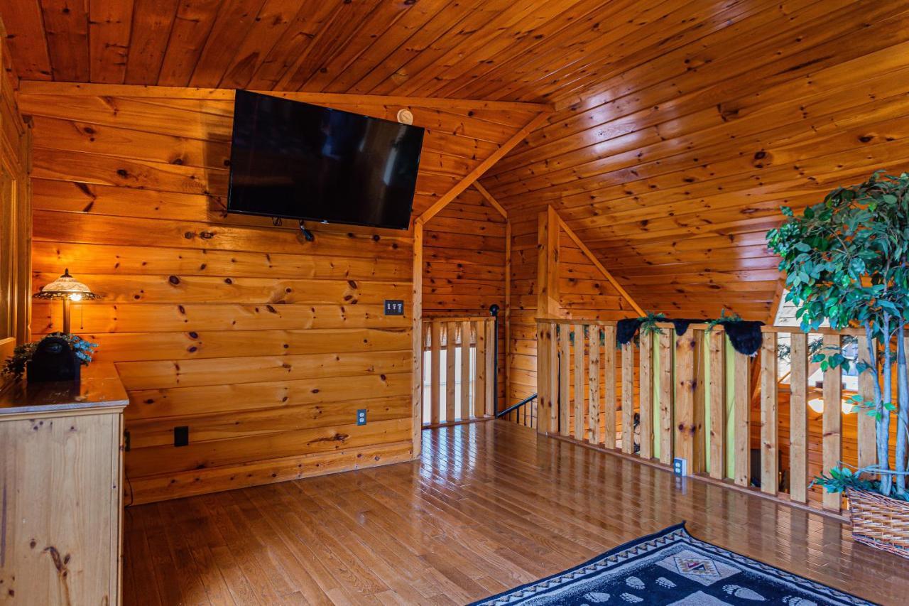 Bear Claw - Bear Claw Retreat In Pigeon Forge! Villa Екстериор снимка